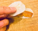 Foto del passaggio 4 della ricetta Antipasto di Panini di Ravanello Daikon con Bottarga 🇯🇵