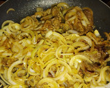 Foto del paso 4 de la receta: Carne encebollada