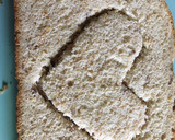 Foto del paso 2 de la receta: Huevo estrellado en pan
