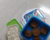 A picture of step 5 of Chhole tikki with curd sauce.