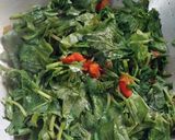 A picture of step 6 of Chatpata Palak Paneer.