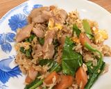 รูปขั้นตอนการทำที่ 8 ของ ข้าวผัดหมูนุ่มไส้กรอกสไปซี่