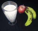 A picture of step 2 of Apple And Banana Smoothie.