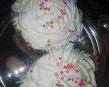 Whipped cream vanilla cup cakes recipe step 1 photo