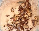 A picture of step 2 of Cheesecake with Kinder Bueno!!!! 🍫🍫🍫.