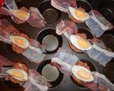 Baconbe göngyölt fasírt főtt tojással töltve recept fázis 5 fotója