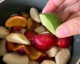 A picture of step 2 of Spices Plum and pear crumble 🍐🍑.