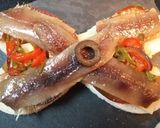 Foto del paso 8 de la receta: Tostadas de anchoas y sardinas marinadas
