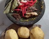 Foto langkah ke 1 dari resep Kentang Balado Ala Teh Ica.