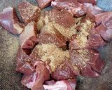 A picture of step 2 of Sauted Liver and Potato.