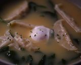 Foto del paso 3 de la receta: Sopa con gyozas y espinacas