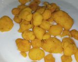 A picture of step 2 of Sweet Phulki Chat.
