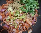 A picture of step 3 of Onion Pakoda.