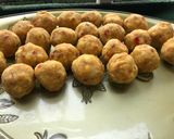 A picture of step 6 of Yam balls.