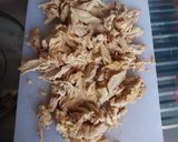 Foto del paso 3 de la receta: Pozole rojo con pollo🐓