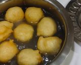 A picture of step 5 of Dahi bhalla.
