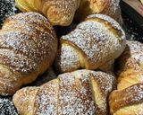 Foto del passaggio 19 della ricetta Cornetti sfogliati