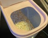 Gluténmentes zabkása áfonyával recept fázis 2 fotója