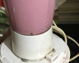 A picture of step 3 of Strawberry creamy milkshake.