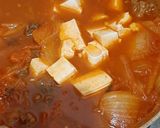 Foto langkah ke 3 dari resep Kimchi Guk (sup kimchi).