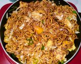 Foto langkah ke 10 dari resep Mie Goreng Ala Anak Kost 🍜.