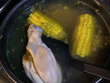 Fideos con pollo y choclo