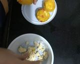 A picture of step 2 of Leftover mithai halwa.