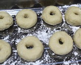 Foto langkah ke 5 dari resep Donat | Tanpa Telur, Tanpa Susu, Tanpa Mixer & 1x Proofing.
