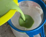 Gambar langkah 3 resipi Kuih Bakar Pandan.