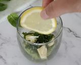 A picture of step 3 of Kiwi mojito.