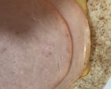Foto del paso 1 de la receta: Sándwich de jamón de pavo y queso con tortilla integral