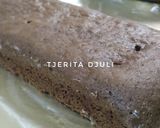 Foto langkah ke 5 dari resep Dragon Fruit Chocolate Cake.