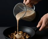 Foto del passaggio 2 della ricetta Tortelli in crema di castagne e in brodo affumicato