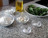 Foto del paso 1 de la receta Pan Árabe con relleno de espinacas y queso