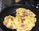 Foto del paso 6 de la receta: Tortilla de huevo con jamón y queso 🧀