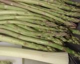 Foto del paso 3 de la receta: Atados de pimentón y espárragos en tiras de tocineta
