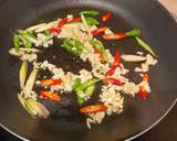 Thai stir-fry spaghetti recipe step 1 photo
