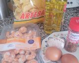 Foto del paso 1 de la receta: Patatas chips con huevos fritos y gambas al ajillo