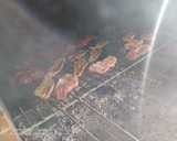 Foto del paso 4 de la receta: Parrilla de carne a la brasa (entrañas, panceta, lomo, morcilla)