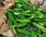 糯米椒炒雞腿肉的食譜步驟4照片