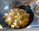 Foto del paso 2 de la receta: Paella de mariscos