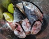 Foto langkah ke 1 dari resep Tongkol Asam Padeh.