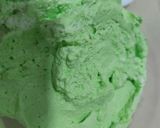 A picture of step 9 of Kiwi swiss roll cake.