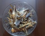 Foto langkah ke 2 dari resep Tumis ikan asin (klotok) pete.