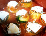 Foto del paso 4 de la receta: Calabacín relleno con salsa de tomate y especias