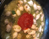 Foto del paso 3 de la receta: Chipirones en salsa de cebolla y tomate