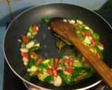 Foto langkah ke 2 dari resep Cumi Asin Cabe Hijau.