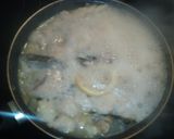 Foto del paso 3 de la receta: Cazón con almejas en salsa de limón