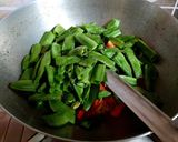 A picture of step 1 of Masala Sheem Bhaji.
