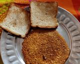 A picture of step 5 of Besan chilla.